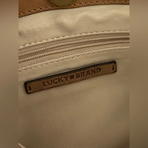 💼 Lucky Brand Suede Leather Small Crossbody Bag (Like New)💼 - Picture 10 of 13